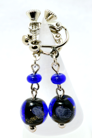 イヤリングの玉