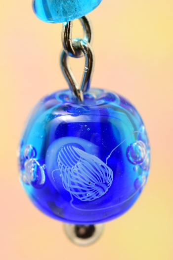 イヤリングの玉